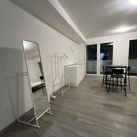 Alessandrino Apartment Рим Экстерьер фото